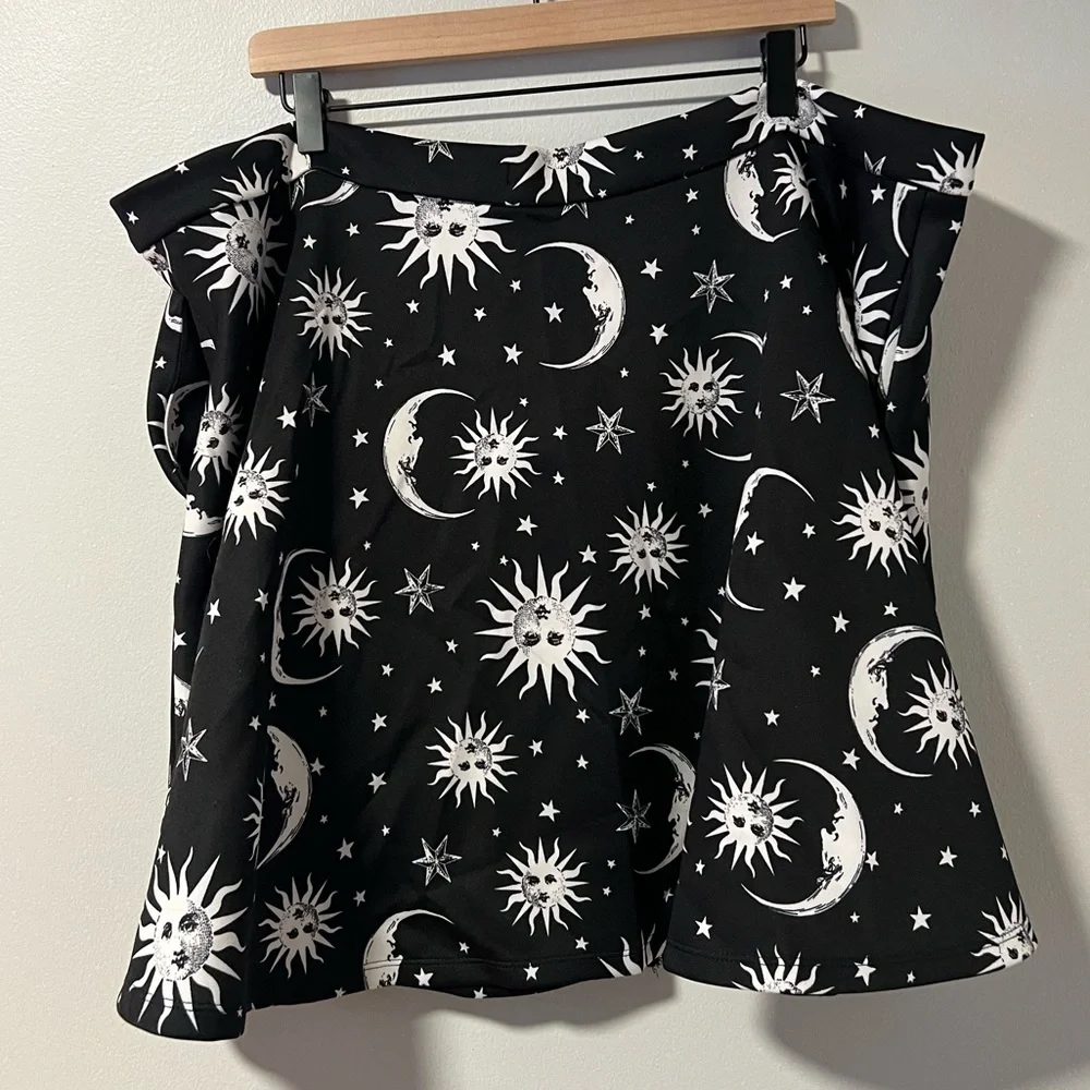 Hot Topic Celestial O-Ring Skater Skirt - Picture 7 of 9